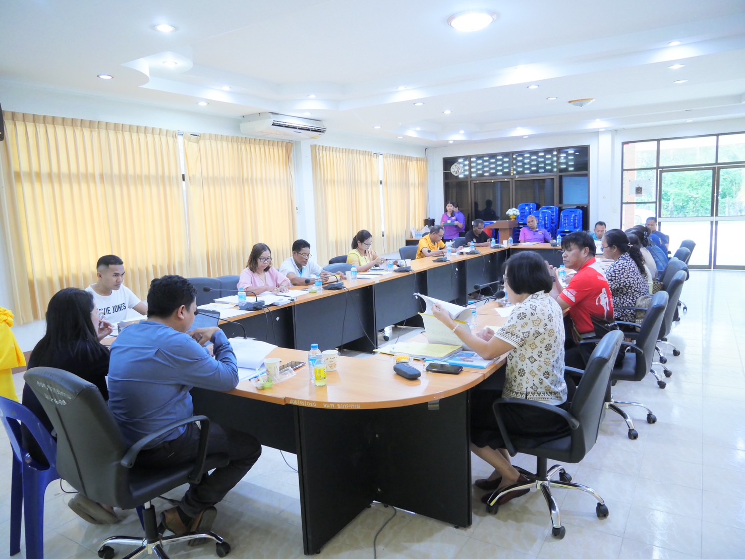 18 พฤศจิกายน 2567 ณ ห้องประชุมองค์การบริหารส่วนตำบลนากระตาม มีการประชุมเพื่อพิจารณา ร่างแผนดำเนินงานประจำปี 2568 ครั้งที่1 โดยมี นายชัชวาล ดำคำ นายกองค์การบริหารส่วนตำบลนาตาม เป็นประธานในการประชุมในครั้งนี้ ขอขอบพระคุณ คณะกรรมการพัฒนาองค์การบริหารส่วนตำบลนากระตาม และคณะกรรมการสนับสนุนการจัดทำแผนองค์การบริหารส่วนตำบลนากระตาม สมาชิกสภาองค์การบริหารส่วนตำบลนากระตาม ส่วนราชการทุกภาคส่วน เจ้าหน้าที่ผู้ปฏิบัติงานวางแผน ที่ให้ความร่วมมือร่วมใจในการจัดทำแผนการดำเนินงานฉบับนี้ ในครั้งนี้สำเร็จลุล่วงไปด้วยดี
ส่งเมื่อ 1 นาทีที่แล้ว